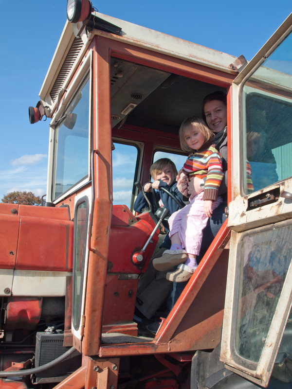 PA153309.jpg - Caleb, Christella & Lindsay