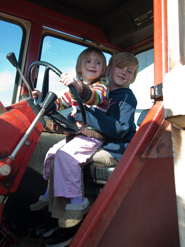 PA153324.jpg - Princess tractor driver