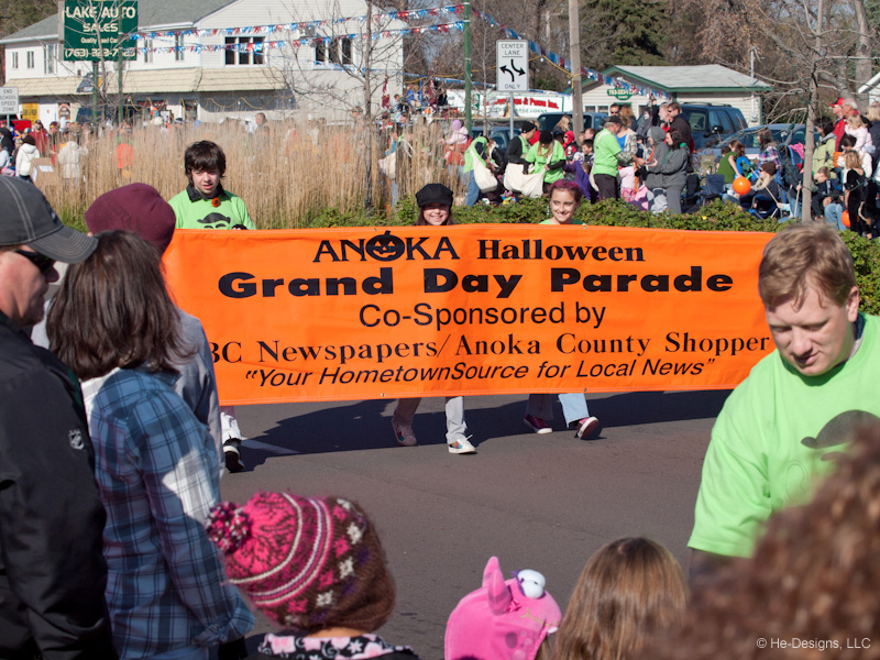 PA300479.jpg - OK, now the parade begins