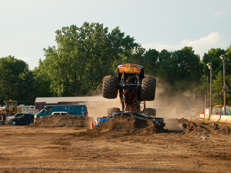 P7302271.jpg - Monster trucks!!